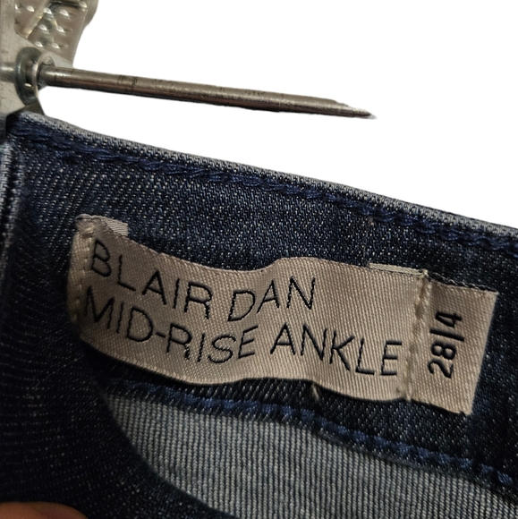 Lola Blair Dan Mid-rise Ankle Jeans Size 28/4 - Picture 4 of 4